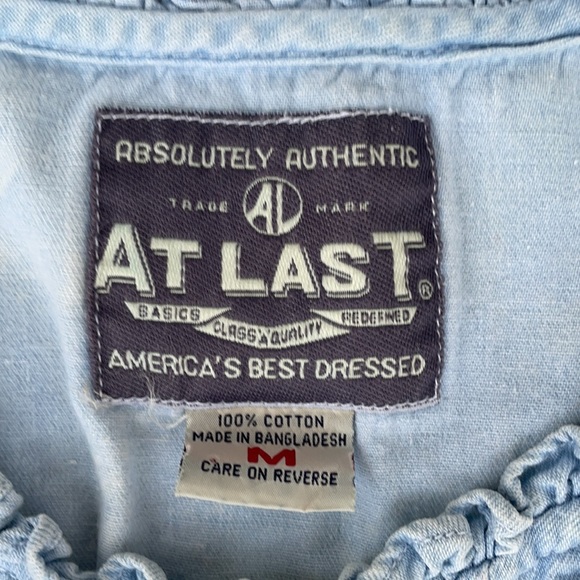 Distressed old crop top - Picture 3 of 3